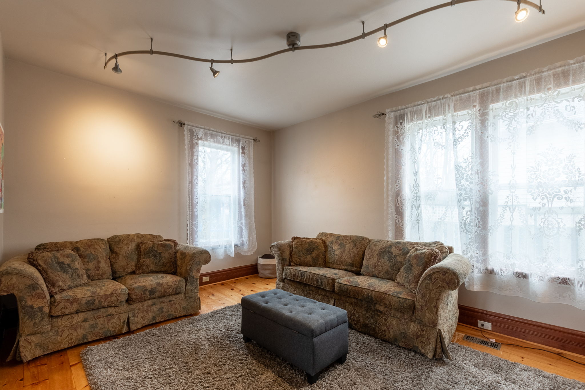 13-13 14 Prince Albert St