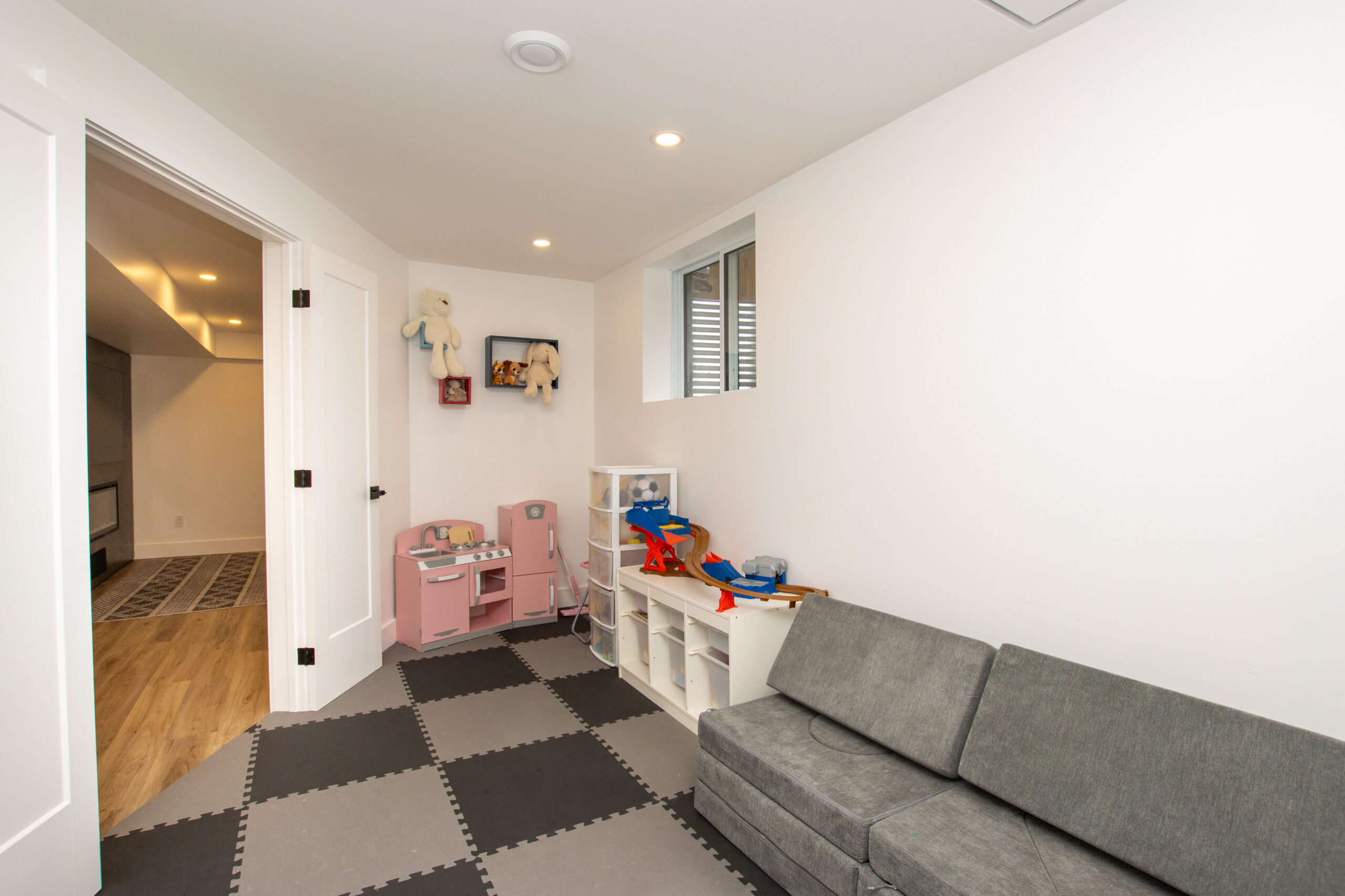 71 Langarth Street, W-098